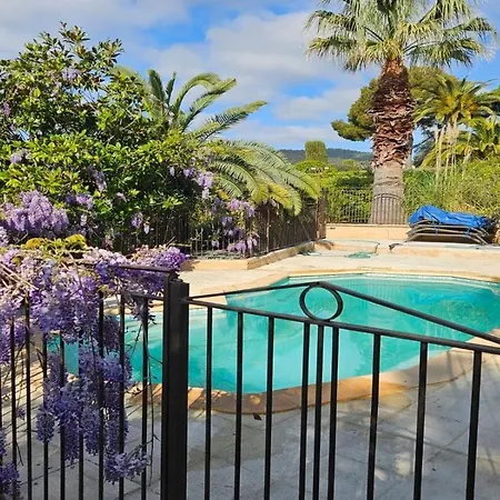 Holiday home Tourillonne